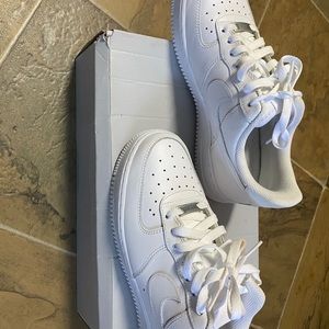 Women’s Nike uptown’s